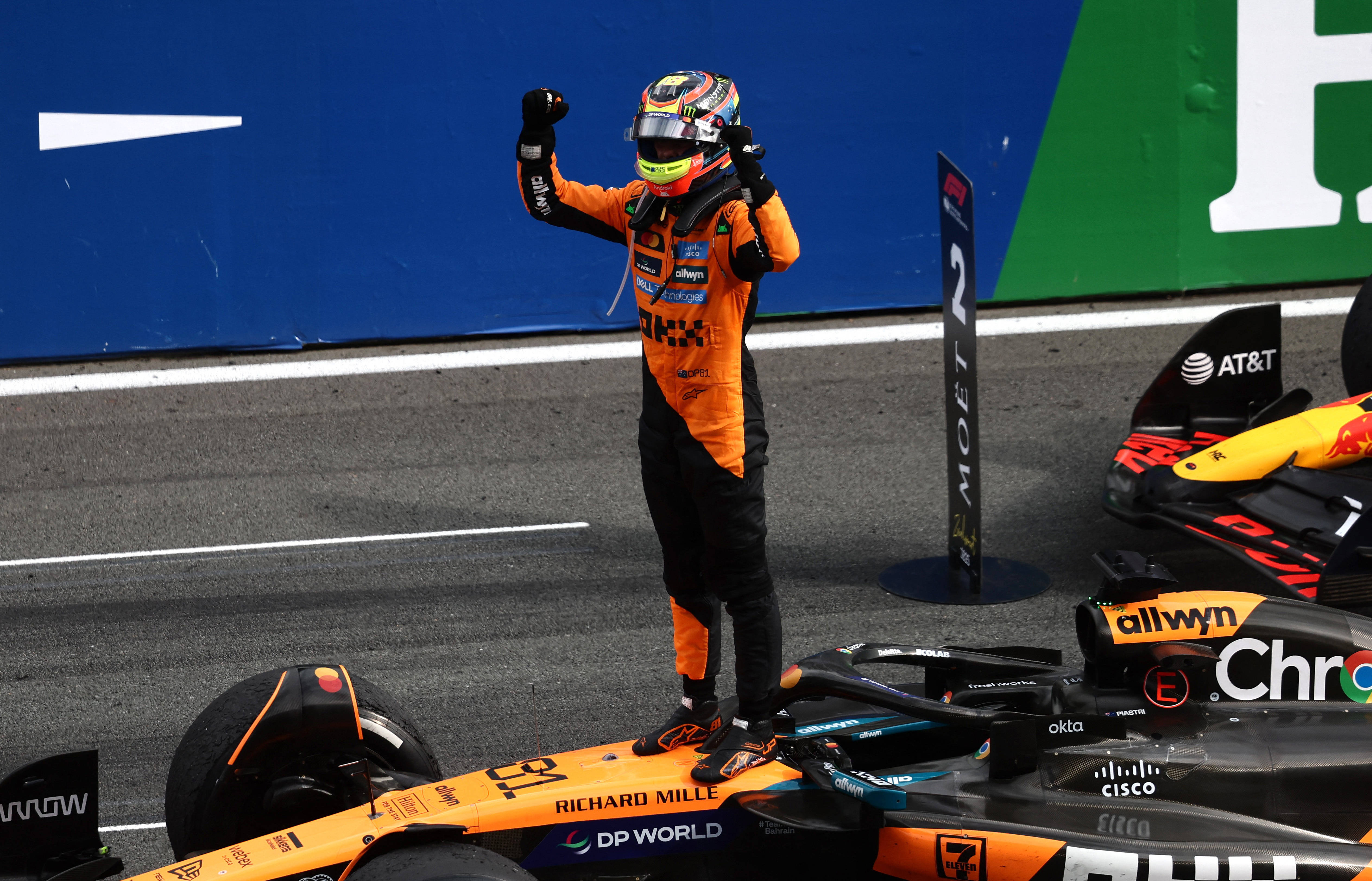 法拉利鏖战红牛车队,皮亚斯特里点燃赛场 法拉利鏖战红牛车队,皮亚斯特里点燃赛场