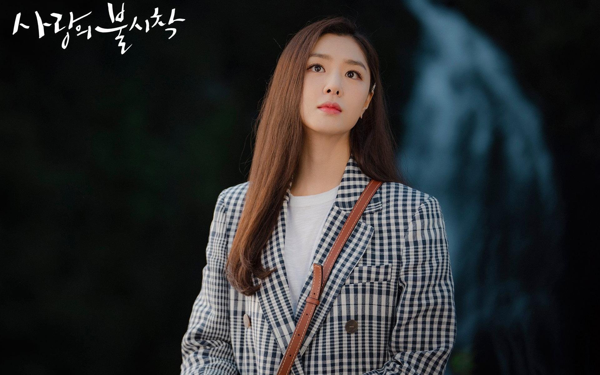 绿茵突围，乌克兰关键战在巴黎打响，萨拉赫化身和平信使