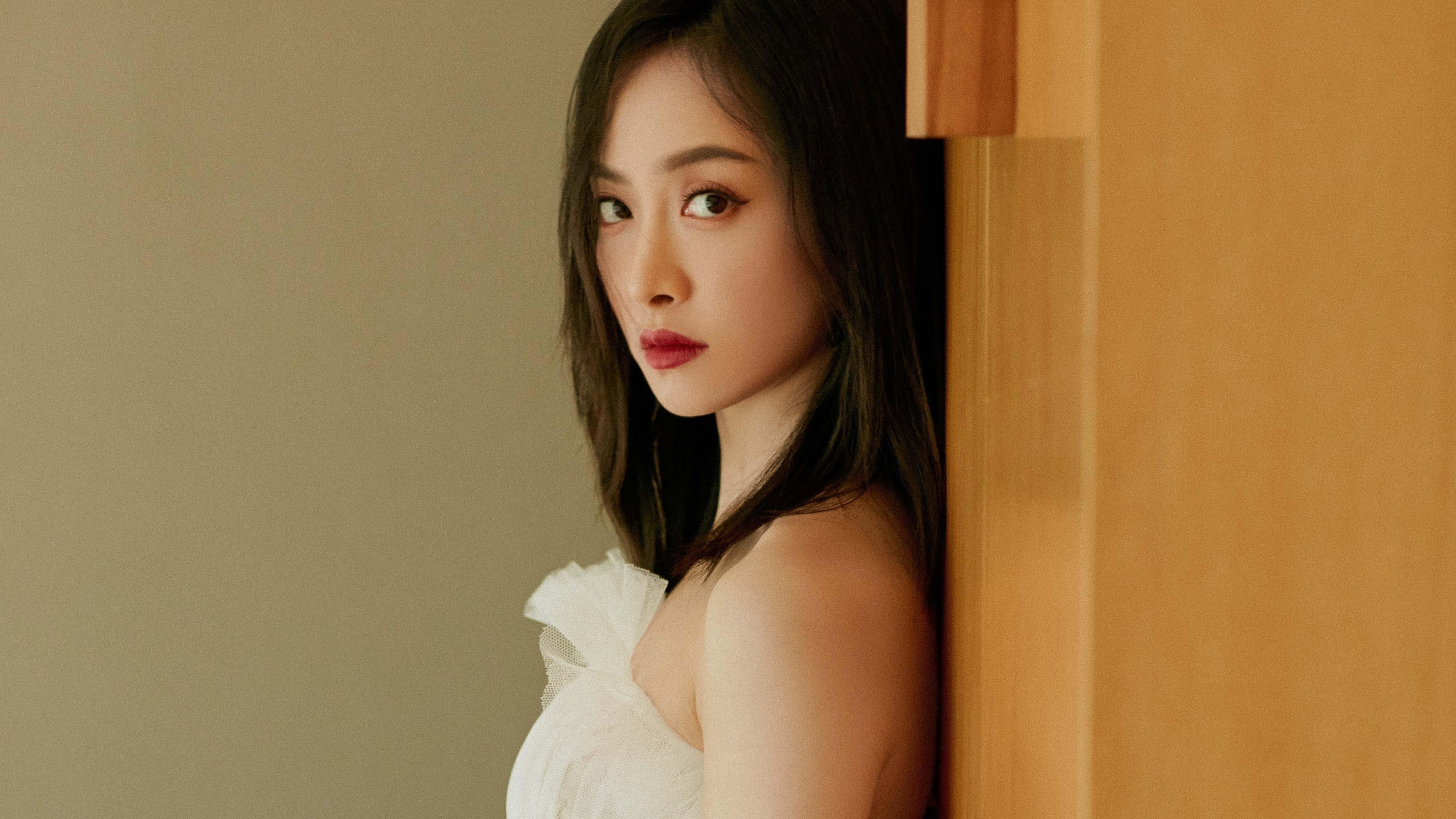 引擎轰鸣与篮网颤栗,当F1街道赛节奏遇上德罗赞的赛道级突破